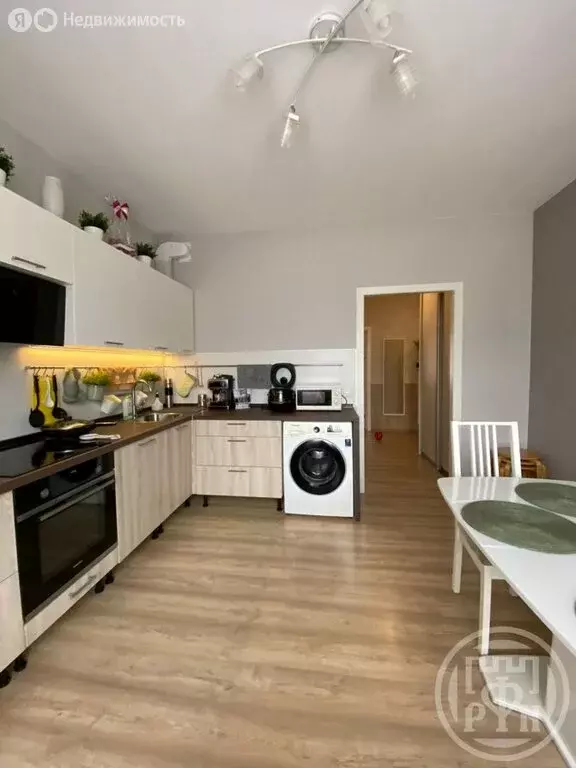 2-комнатная квартира: Кировск, Набережная улица, 17 (63.3 м) - Фото 1