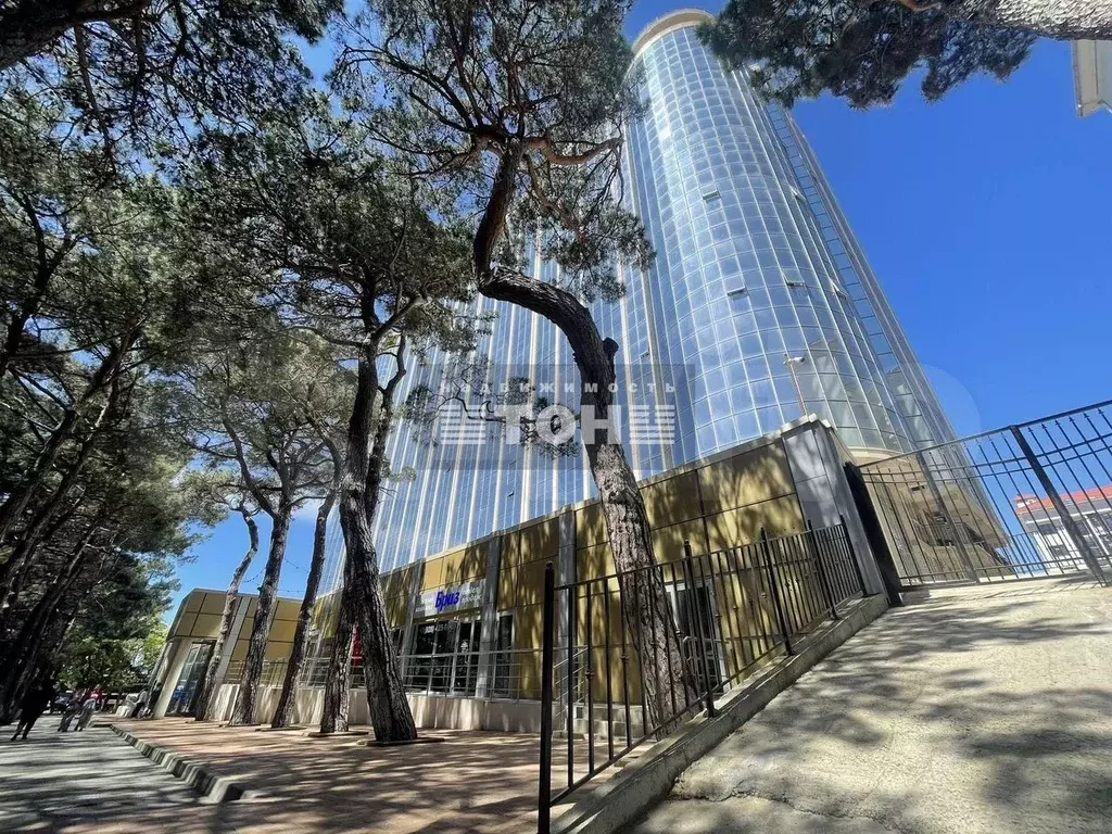 Продаётся торговое помещение в Геленджике, 51.8 кв.м - Фото 1