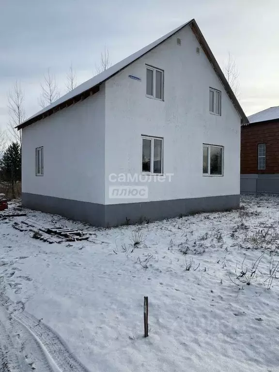 Дом в Башкортостан, Иглинский сельсовет, д. Петрово-Федоровка ул. ... - Фото 1