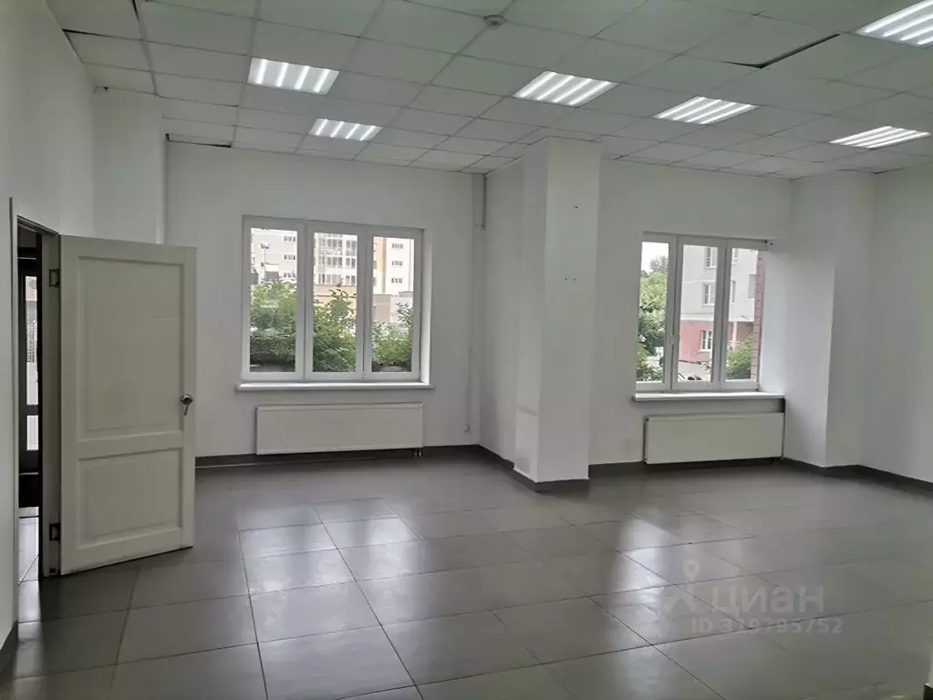Помещение свободного назначения в Свердловская область, Екатеринбург ... - Фото 1