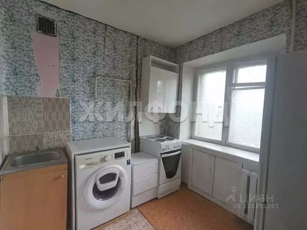 3-к кв. Алтайский край, Барнаул Северо-Западная ул., 214 (43.8 м) - Фото 1