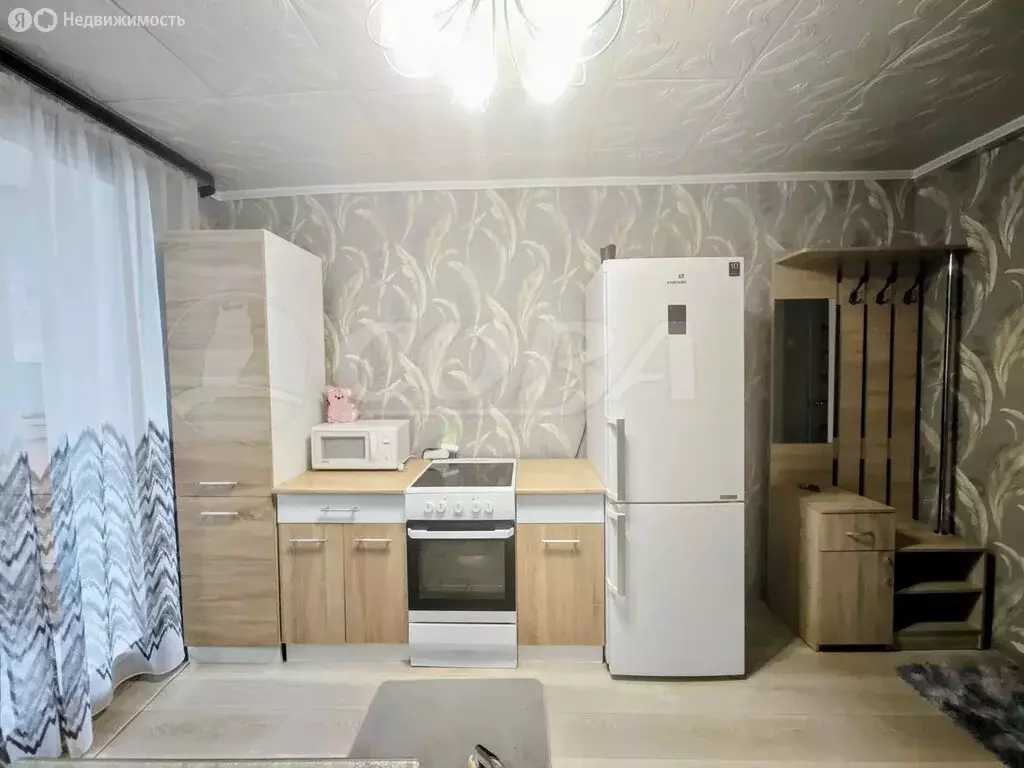 3-комнатная квартира: Тюмень, улица Республики, 241 (47.3 м) - Фото 1