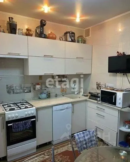 2-к кв. Белгородская область, Белгород ул. Есенина, 44а (54.0 м) - Фото 0