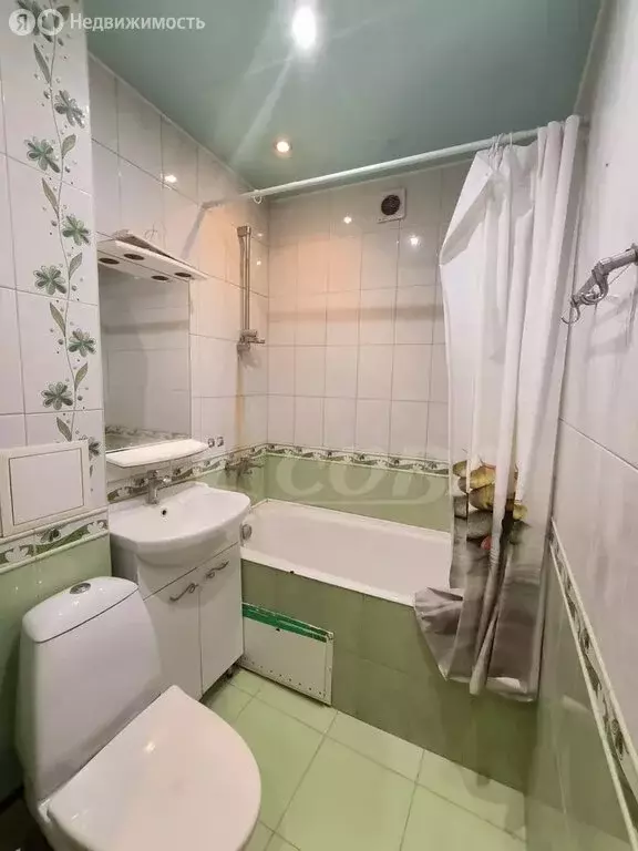 2-комнатная квартира: Тюмень, улица 50 лет Октября, 55 (45 м) - Фото 1