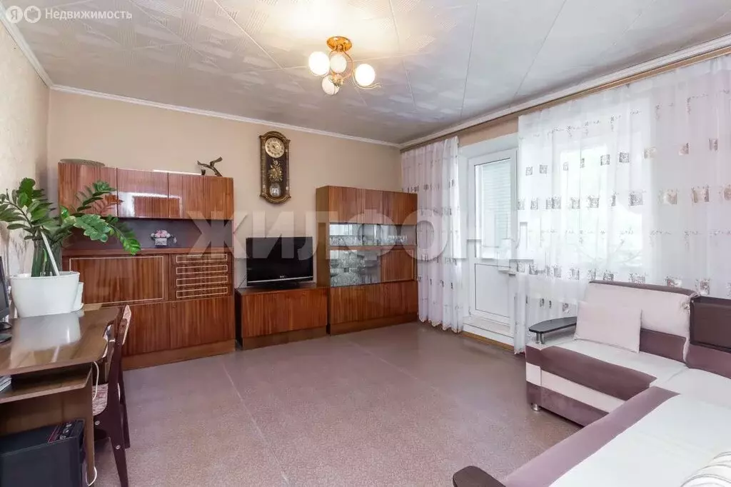 3-комнатная квартира: Барнаул, улица Островского, 8 (62.2 м) - Фото 2