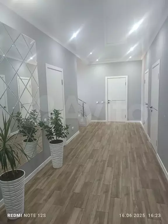 Дом 220,9 м на участке 8 сот. - Фото 1
