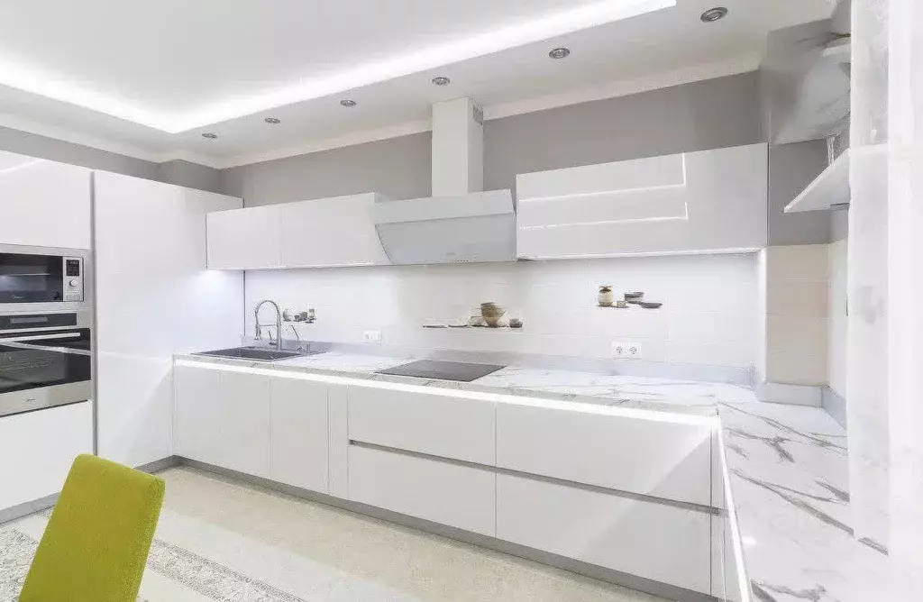 3-к кв. Тюменская область, Тюмень ул. Федюнинского, 64 (94.9 м) - Фото 1