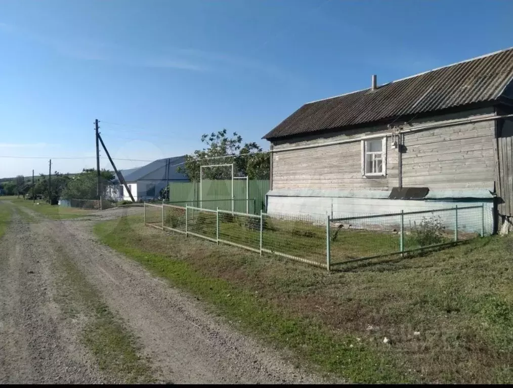 Дом в Саратовская область, Красноармейский район, Каменское ... - Фото 1