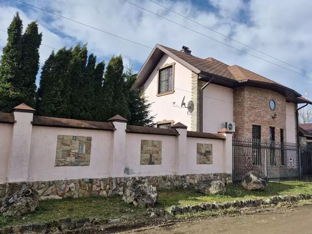 Дом в Краснодарский край, Апшеронск ул. Мира, 8 (149 м) - Фото 1