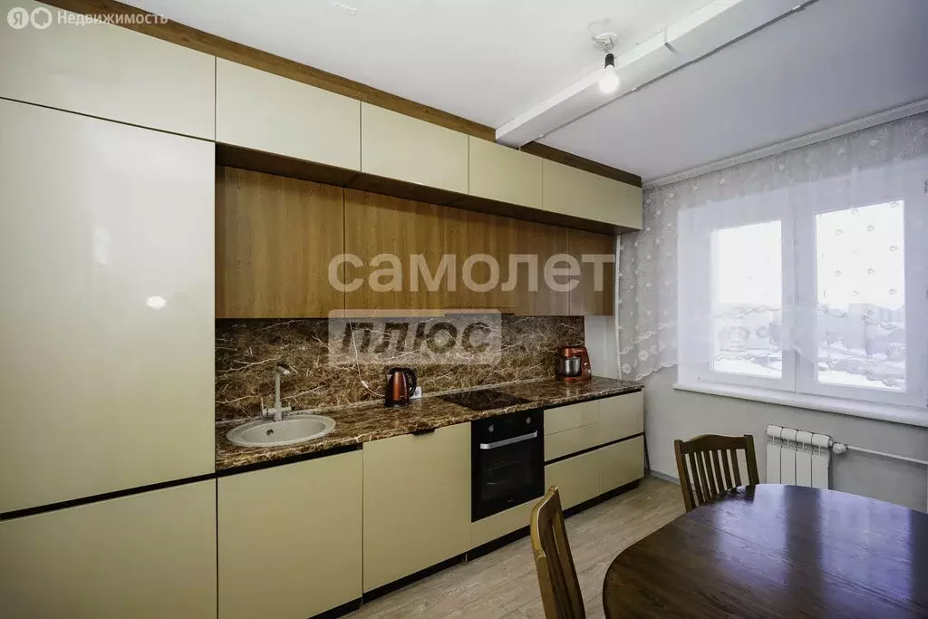 3-комнатная квартира: Омск, улица Крупской, 21 (72.5 м) - Фото 1