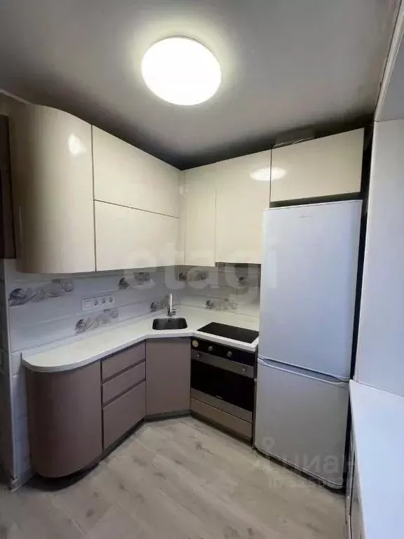 3-к кв. Иркутская область, Иркутск Подаптечная ул., 12 (57.2 м) - Фото 1