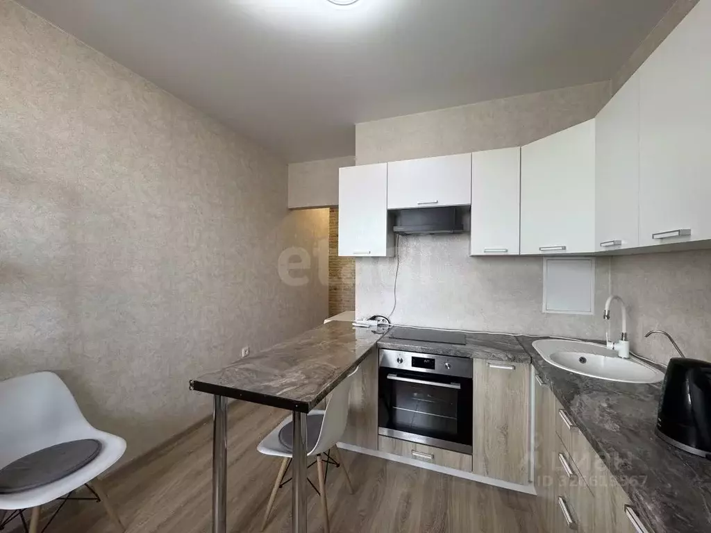 1-к кв. Тюменская область, Тюмень ул. Парада Победы, 7 (36.0 м) - Фото 2