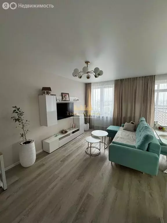 2-комнатная квартира: Казань, улица Короленко, 28Б (61 м) - Фото 1