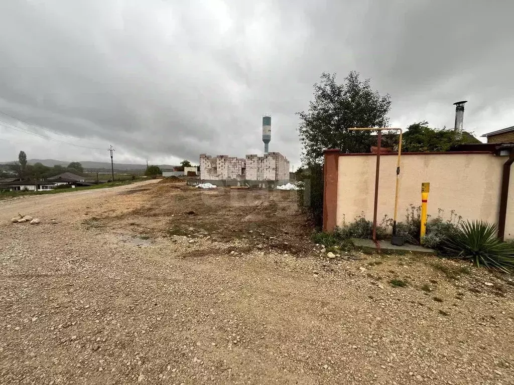 Дом в Крым, Симферопольский район, Добровское с/пос, с. Заречное ул. ... - Фото 2