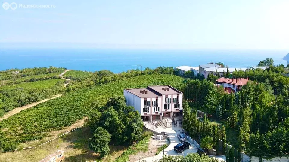 Дом в Республика Крым, муниципальный округ Алушта, село Кипарисное ... - Фото 2
