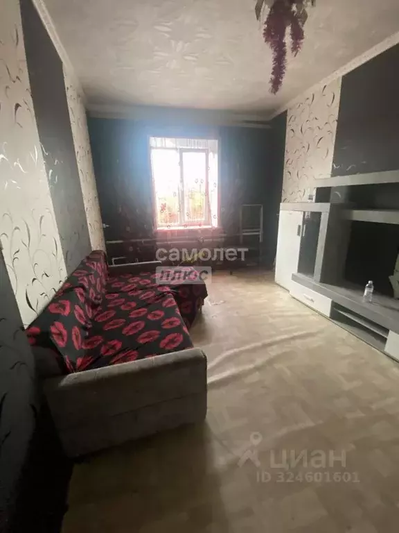 3-к кв. Свердловская область, Артемовский ул. Ленина, 10 (56.9 м) - Фото 1