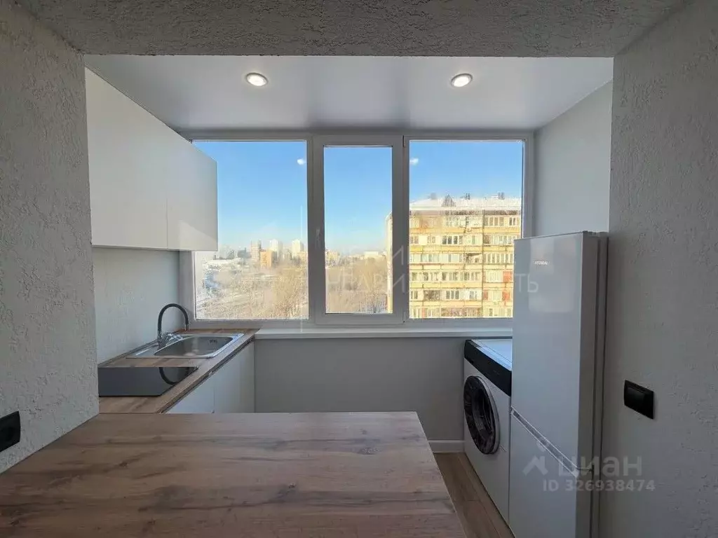 Студия Тюменская область, Тюмень ул. Республики, 239 (17.0 м) - Фото 1