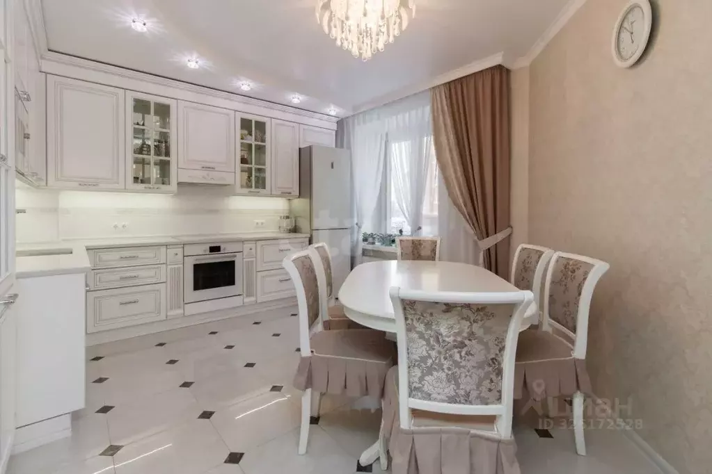 4-к кв. Тюменская область, Тюмень ул. Василия Гольцова, 15 (135.0 м) - Фото 1