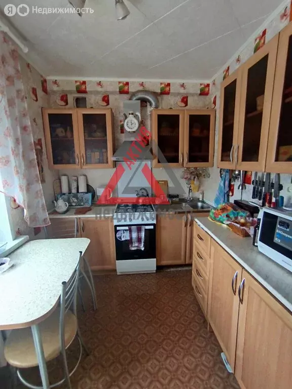 4-комнатная квартира: Каменск-Уральский, микрорайон Октябрьский, улица ... - Фото 1