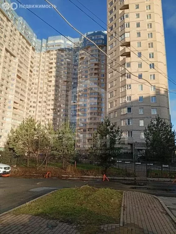 3-комнатная квартира: Санкт-Петербург, проспект Сизова, 25 (76 м) - Фото 1