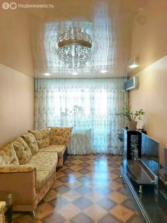 3-комнатная квартира: Комсомольск-на-Амуре, улица Гамарника, 41 (63.9 ... - Фото 1