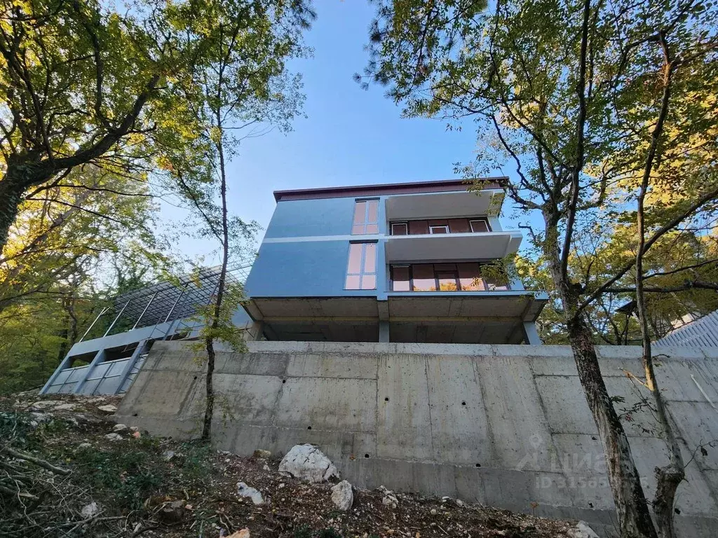 Дом в Крым, Ялта муниципальный округ, пос. Высокогорное ул. Лесная, 8 ... - Фото 1