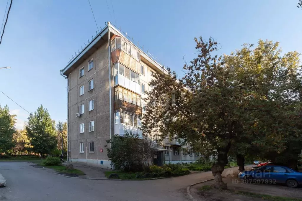 2-к кв. Алтайский край, Барнаул ул. Антона Петрова, 180 (44.0 м) - Фото 0