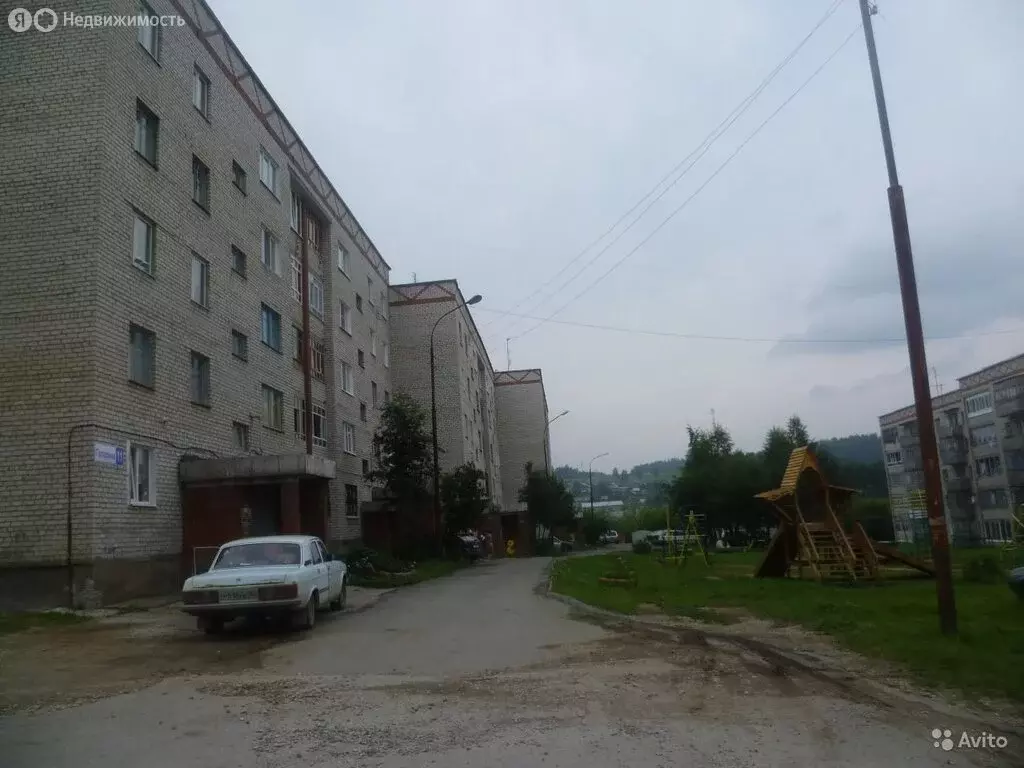 3-комнатная квартира: Дегтярск, улица Гагарина, 11 (59.5 м) - Фото 1