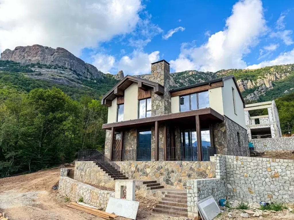 Дом в Крым, Алушта муниципальный округ, с. Лучистое, Лучи кп  (190 м) - Фото 2