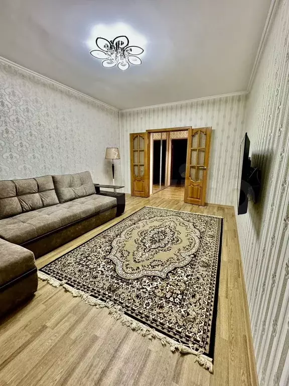 2-к. квартира, 70 м, 2/9 эт. - Фото 0