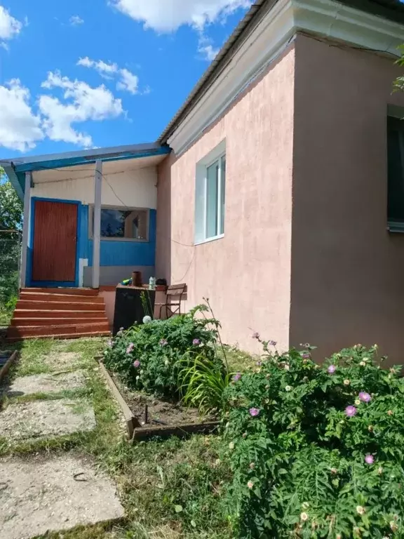 Дом в Саратовская область, Татищевский район, Октябрьское ... - Фото 1