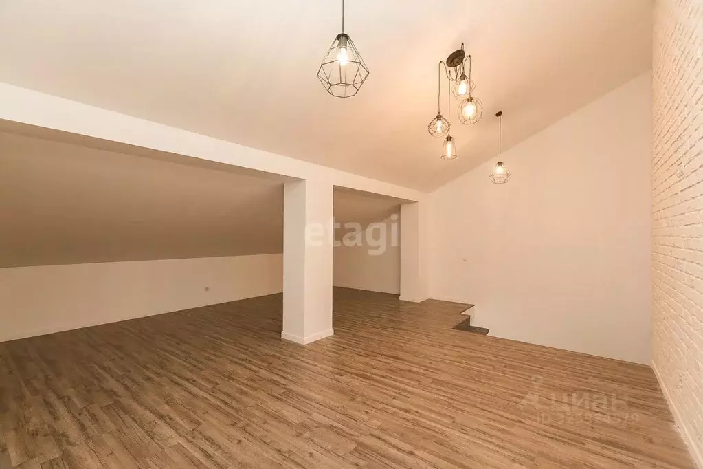 Таунхаус в Тюменская область, Тюмень ул. Алексея Рогожина (120 м) - Фото 1