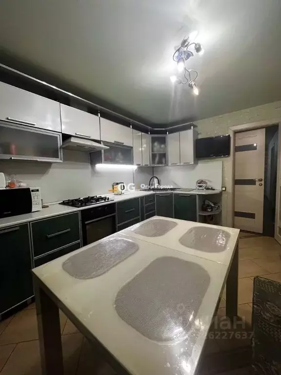 3-к кв. Брянская область, Брянск ул. Медведева, 17 (85.3 м) - Фото 2