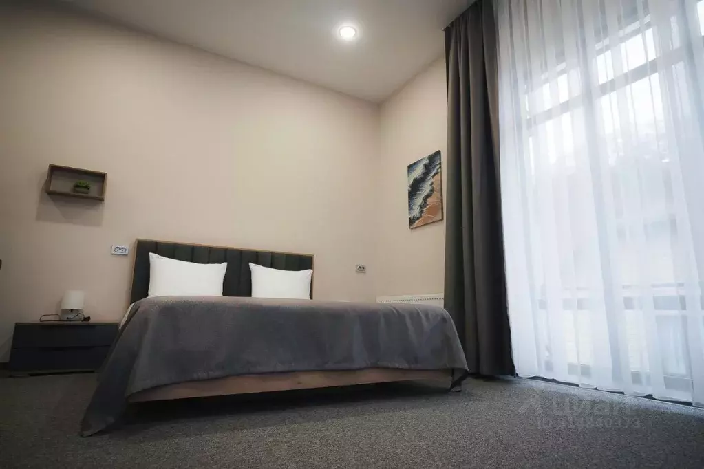 Комната Карачаево-Черкесия, Зеленчукский район, с. Архыз ул. ... - Фото 1