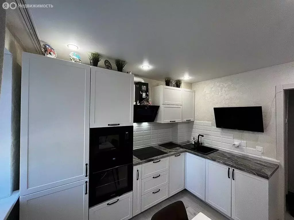 3-комнатная квартира: Тюмень, Ялуторовская улица, 27 (58.6 м) - Фото 1