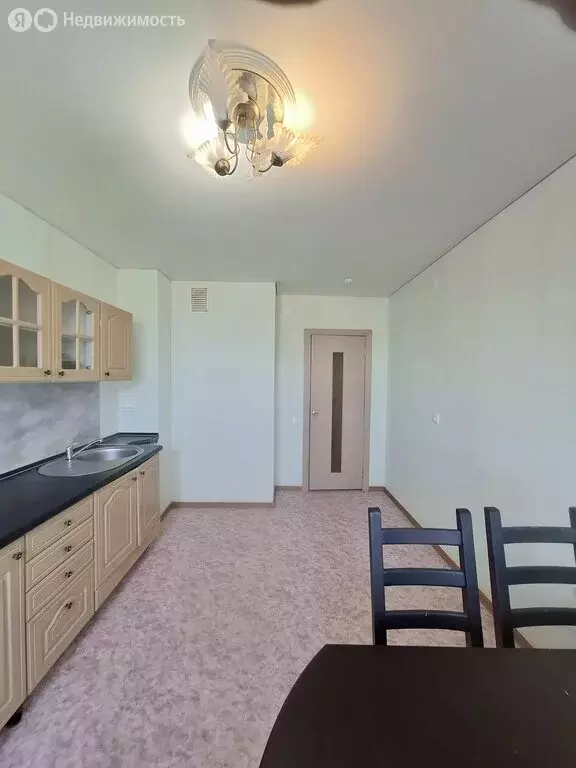 2-комнатная квартира: Казань, улица Мустая Карима, 3 (63 м) - Фото 1