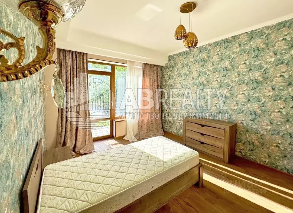 2-к кв. Крым, Ялта ул. Большевистская, 19 (67.0 м) - Фото 1