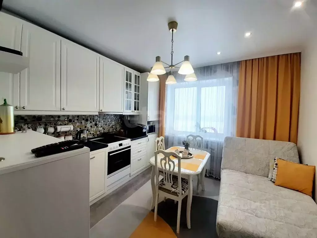 2-к кв. Ленинградская область, Кириши Волховская наб., 40 (66.3 м) - Фото 1