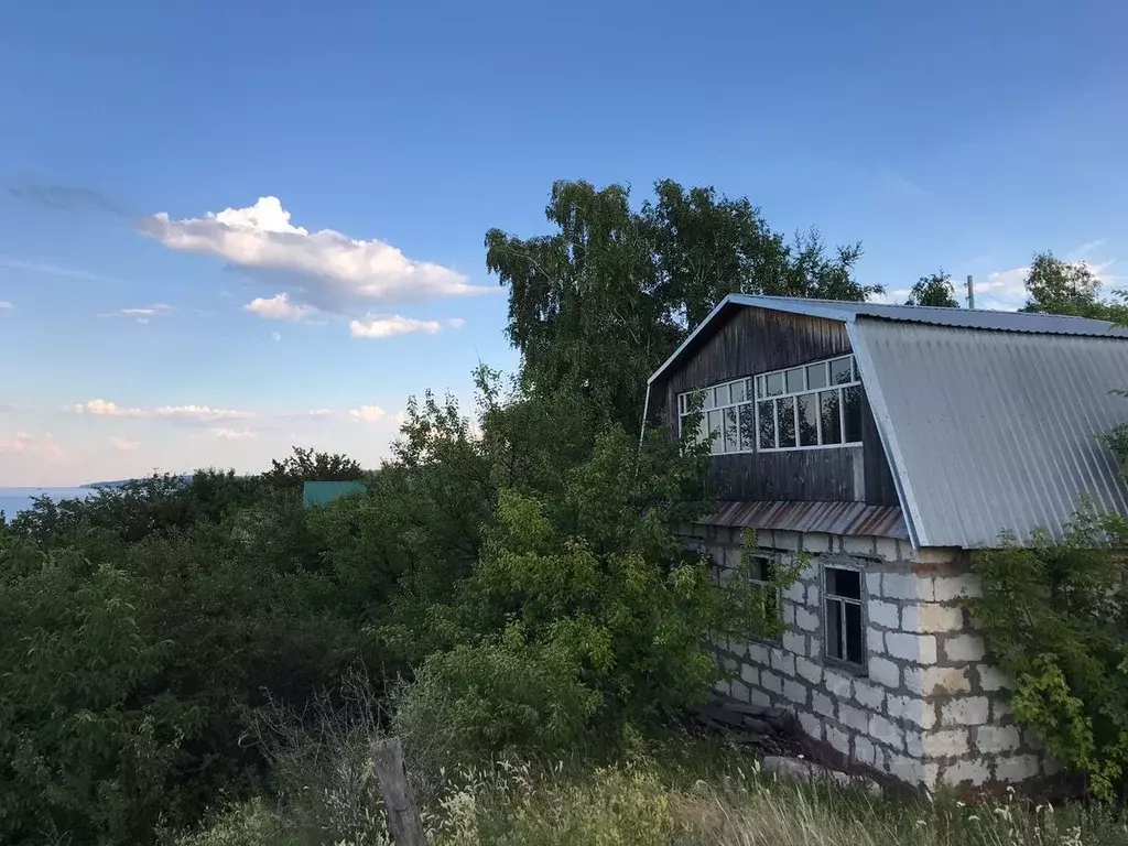 Дом в Саратовская область, Красноармейск муниципальное образование, ... - Фото 0