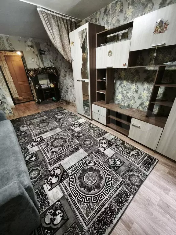 Комната 18 м в 5-к., 2/4 эт. - Фото 1