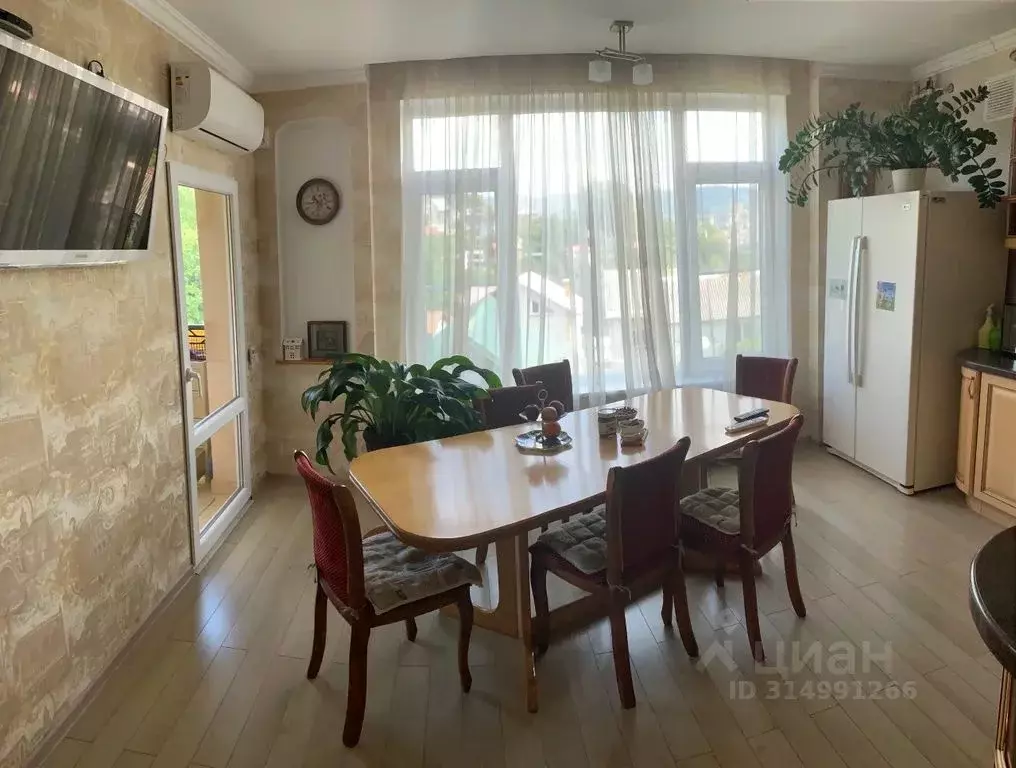 Дом в Краснодарский край, Сочи ул. Яна Фабрициуса, 51 (220 м) - Фото 0