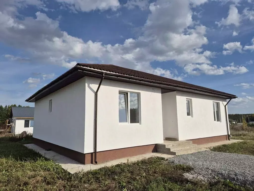 Дом в Свердловская область, Сысертский муниципальный округ, д. ... - Фото 1