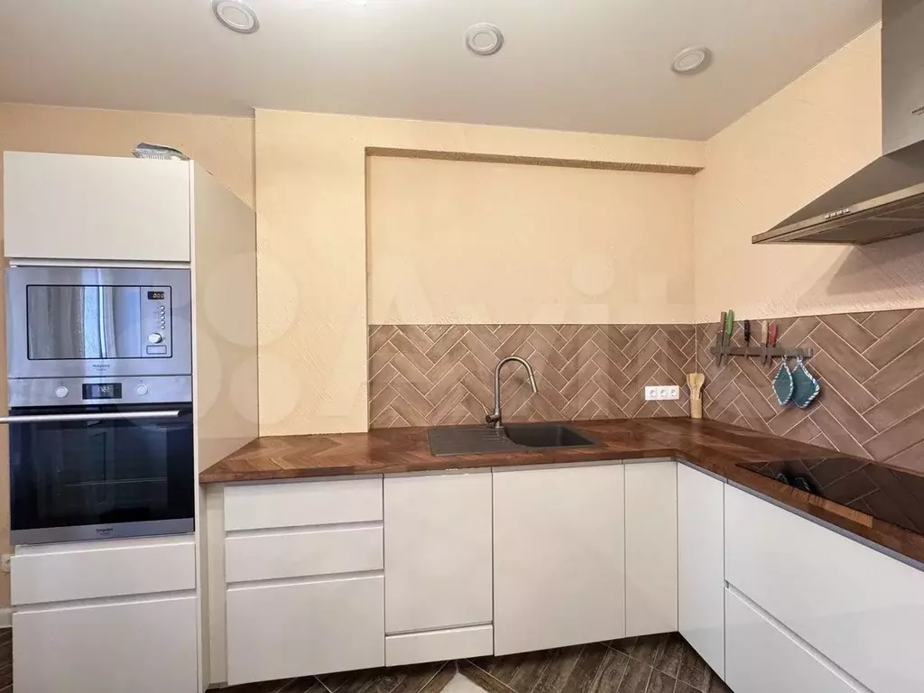 3-к. квартира, 91 м, 1/17 эт. - Фото 0