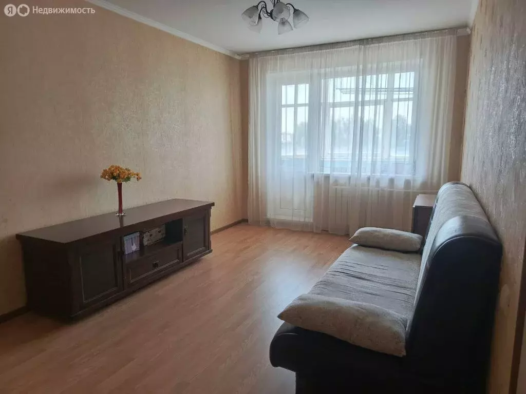 3-комнатная квартира: Тобольск, 4-й микрорайон, 16 (65 м) - Фото 0