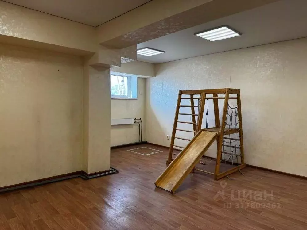 Помещение свободного назначения в Иркутская область, Иркутск Крылатый ... - Фото 1