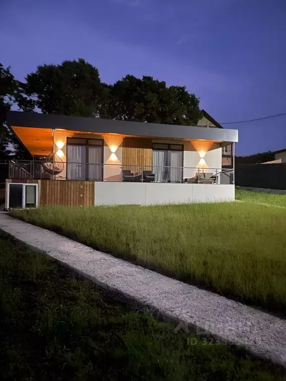 Дом в Краснодарский край, Северский район, Азовское с/пос, Азовская ... - Фото 1