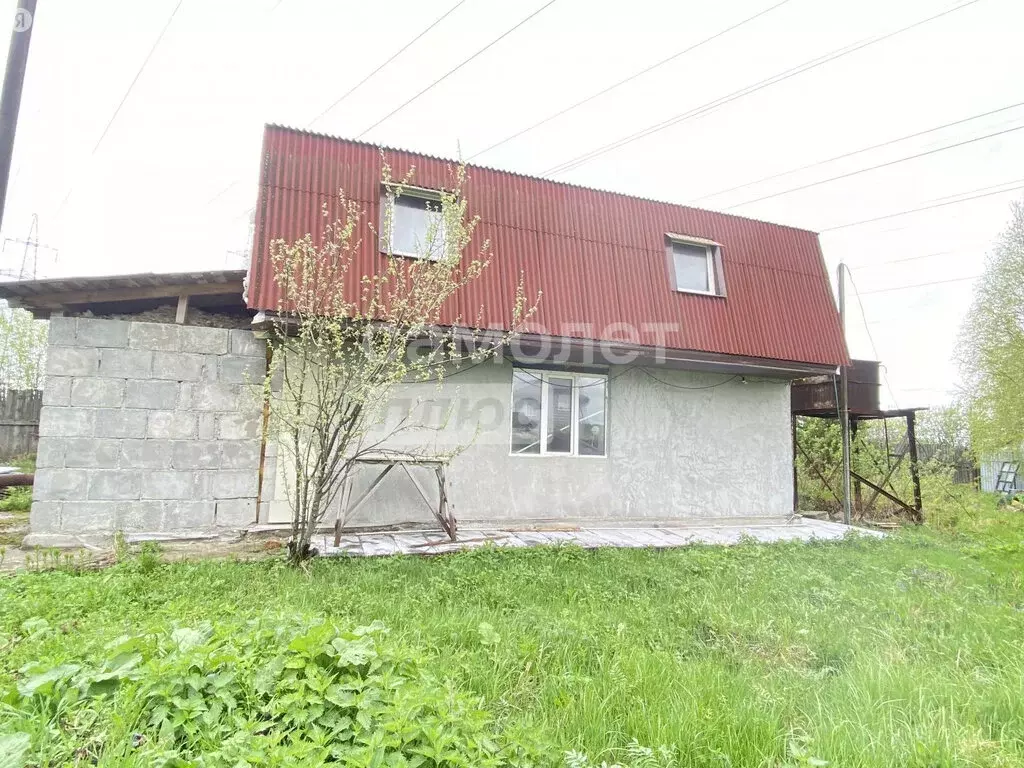 Дом в Среднеуральск, улица Гагарина (105 м) - Фото 1