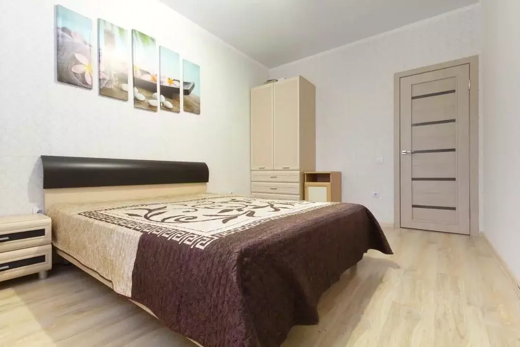 2-к кв. Астраханская область, Астрахань ул. Савушкина, 6Е (70.0 м) - Фото 2