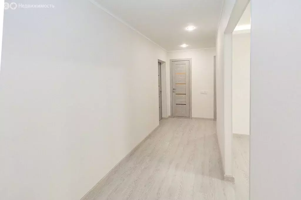 3-комнатная квартира: Уфа, улица Генерала Горбатова, 3 (66 м) - Фото 0