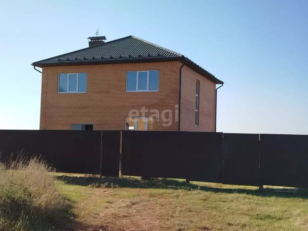 Дом в Курская область, Курский район, Моковский сельсовет, д. 2-я ... - Фото 0